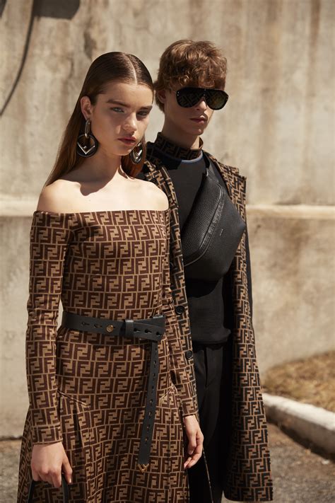 fendi šála|fendi clothing for women.